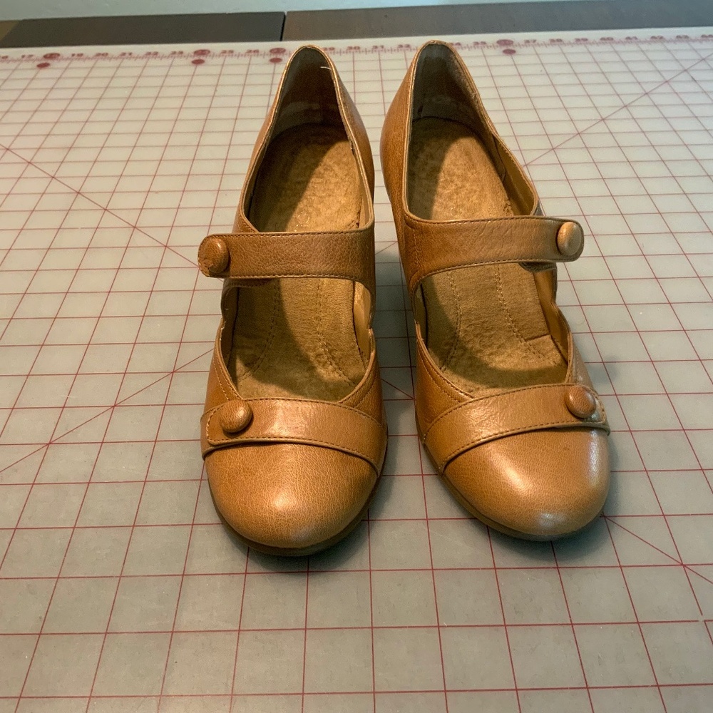 Carmel color 1920 style shoes Size 7.5 M